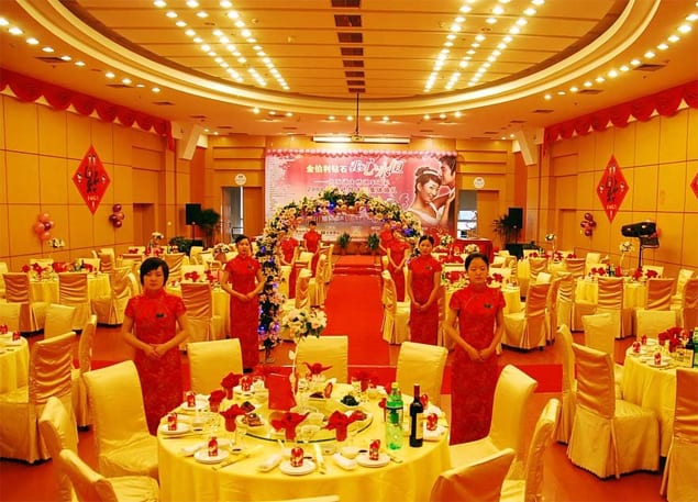 結(jié)婚預(yù)定酒店婚宴時(shí)有什么注意事項(xiàng)?