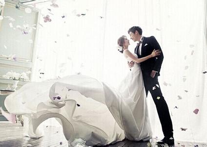 新人拍攝婚紗照如何選擇服飾