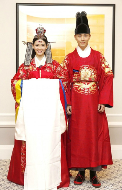 世界各國傳統婚禮服飾盤點！最驚艷的還是那一抹中國紅！  第4張