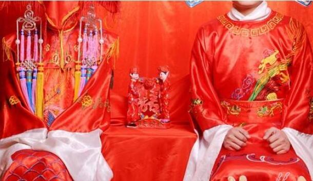 “父母之命，媒妁之言”，婚禮進(jìn)行時(shí)且不可忘記儀式禮節(jié)  第1張