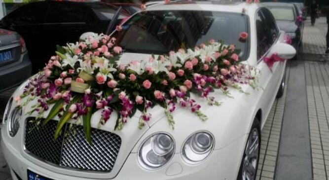 結婚的時候婚車重要還是婚車上面的扎花更重要？你會怎么選？  第4張
