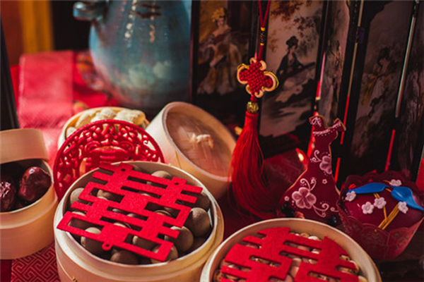 訂婚風(fēng)俗 現(xiàn)代訂婚習(xí)俗有哪些