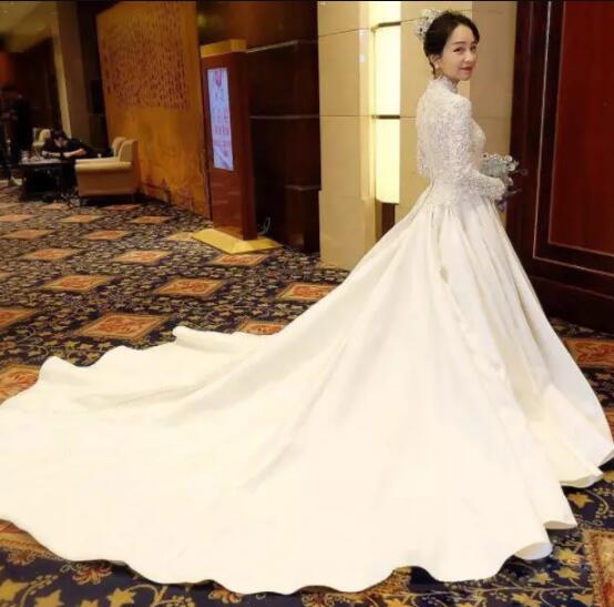 冬季結(jié)婚穿什么？冬季婚紗禮服選購攻略  第2張