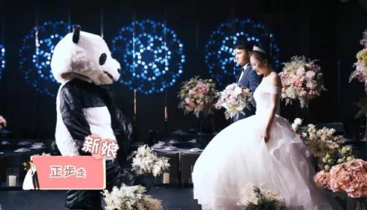 婚禮儀式：新娘穿拖尾婚紗如何優雅入場？  第5張