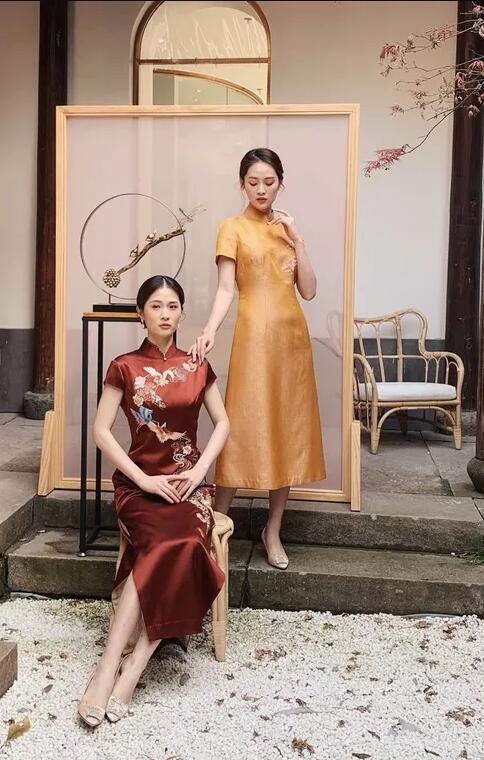 劉詩詩媽媽氣質(zhì)，韓庚媽媽優(yōu)雅！婚禮上媽媽們這樣穿真的得體又好看！  第8張