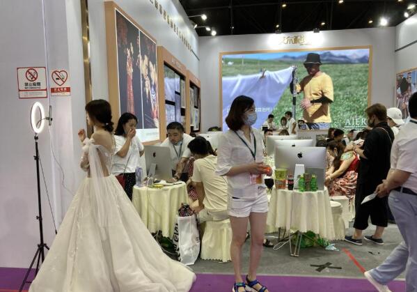 7萬人逛成都婚博會,成交額三3億多!婚嫁行業(yè)迎來“真爆發(fā)”  第3張