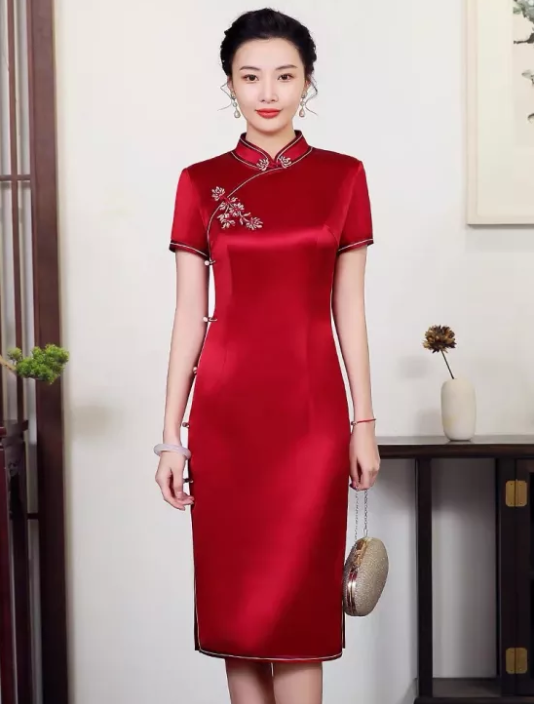 婚禮上，唯一可以美過新娘的人怎么選禮服？媽媽裝最全指南在此！  第2張