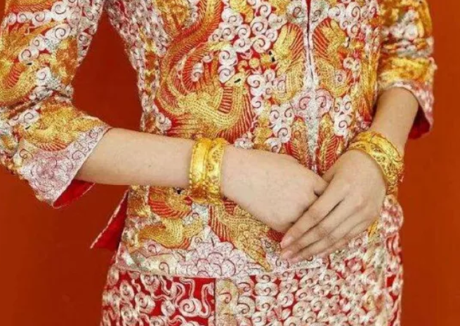 結婚買首飾原來有這么多學問？三金五金、鉆戒、對戒“一文打盡”！  第1張