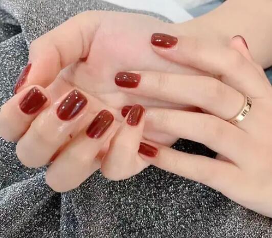 2021年結(jié)婚美甲怎么做？這8款新娘任選！  第3張